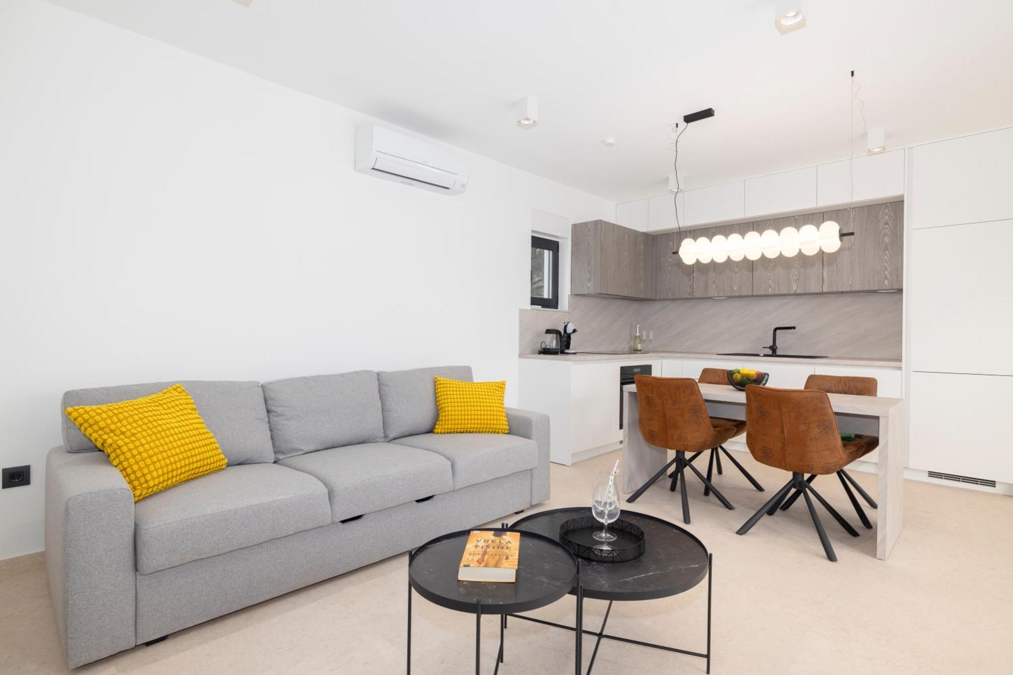 Silva Maris Apartments Makarska Exterior photo